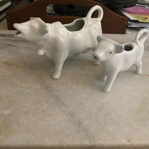 Set 2 Vintage White Ceramic Cow Creamers Cream Pitchers French Country Farmhouse